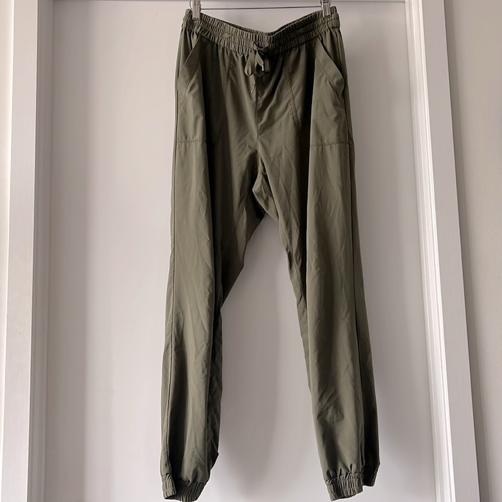 Aritzia-TNA Jogger, Green